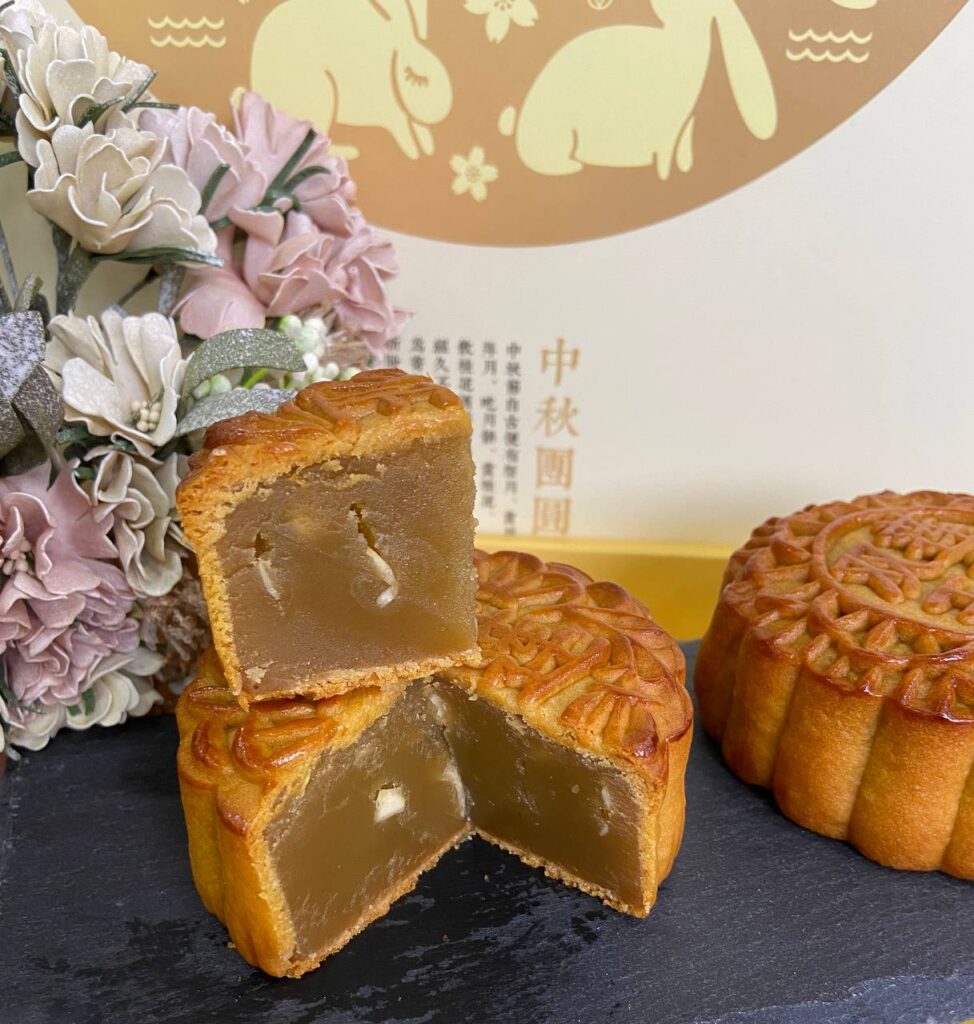 Traditional Baked White Lotus With Melon Seed Mooncakes Soflle