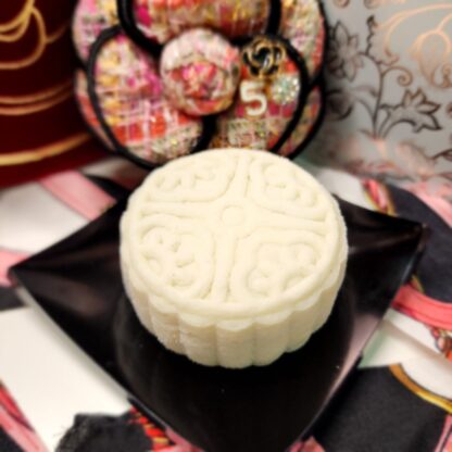 Essential Oil Series - 4 Curated Flavours Essential Oils Snowskin Mooncakes - Image 3